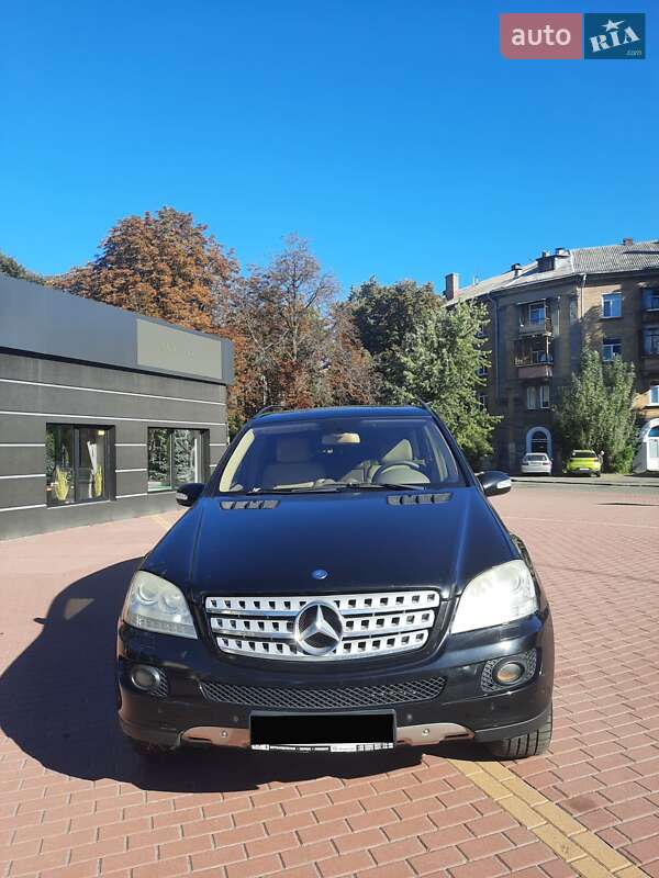 Внедорожник / Кроссовер Mercedes-Benz M-Class 2007 в 