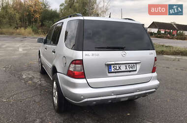 Внедорожник / Кроссовер Mercedes-Benz M-Class 2004 в 