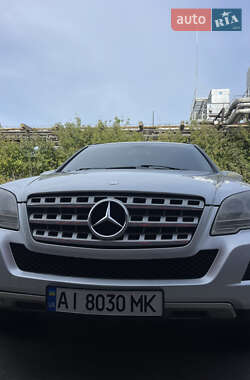 Внедорожник / Кроссовер Mercedes-Benz M-Class 2009 в 