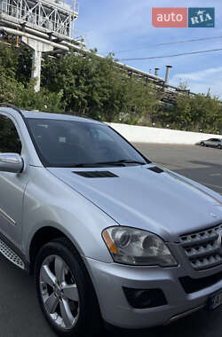 Внедорожник / Кроссовер Mercedes-Benz M-Class 2009 в 