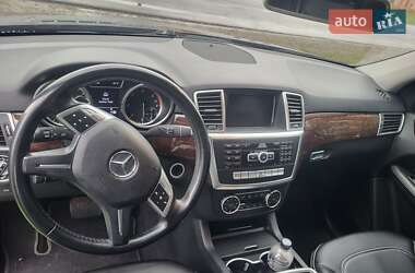 Внедорожник / Кроссовер Mercedes-Benz M-Class 2011 в 