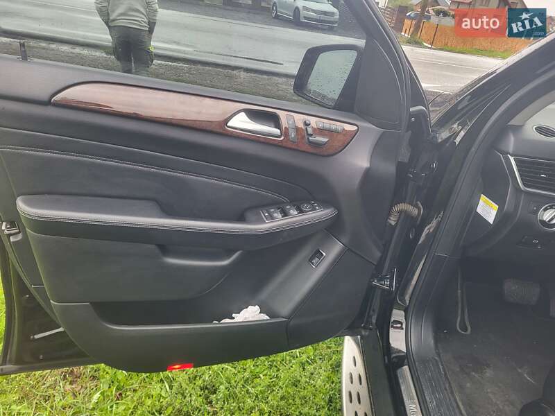 Внедорожник / Кроссовер Mercedes-Benz M-Class 2011 в Черновцах фото 10 Внедорожник / Кроссовер Mercedes-Benz M-Class 2011 в Черновцах