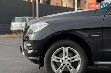 Позашляховик / Кросовер Mercedes-Benz M-Class 2012 в 