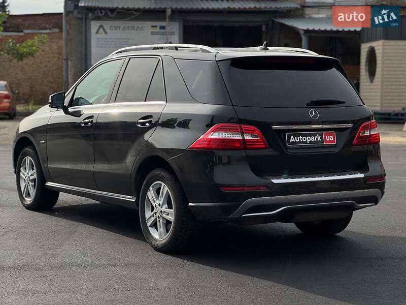 Внедорожник / Кроссовер Mercedes-Benz M-Class 2012 в Киеве