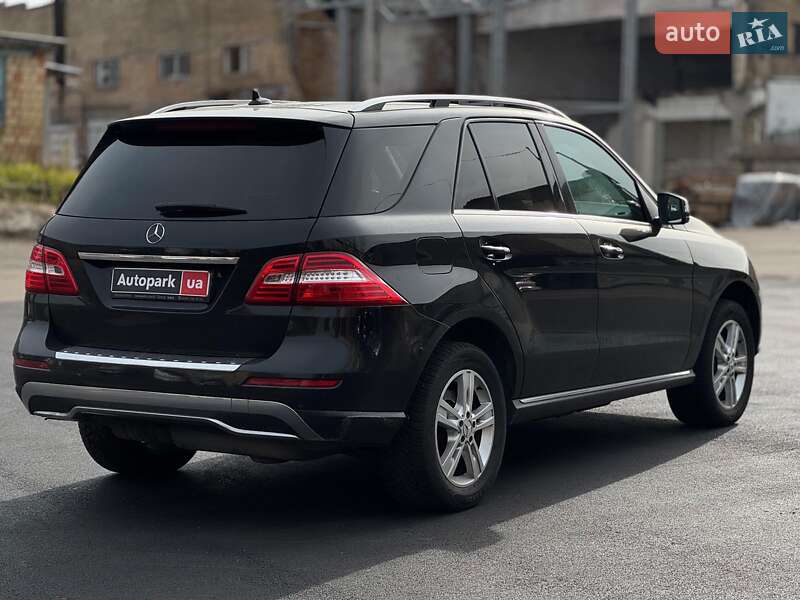 Внедорожник / Кроссовер Mercedes-Benz M-Class 2012 в Киеве