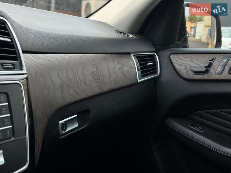 Внедорожник / Кроссовер Mercedes-Benz M-Class 2012 в Киеве