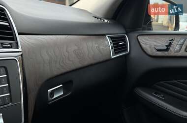 Позашляховик / Кросовер Mercedes-Benz M-Class 2012 в 
