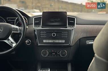 Позашляховик / Кросовер Mercedes-Benz M-Class 2012 в 