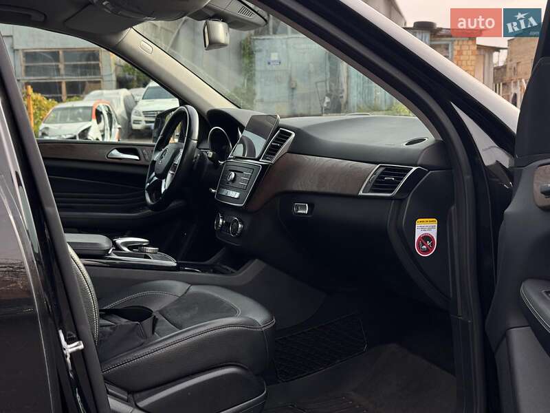 Внедорожник / Кроссовер Mercedes-Benz M-Class 2012 в Киеве