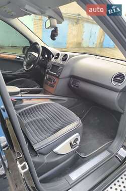 Позашляховик / Кросовер Mercedes-Benz M-Class 2008 в 