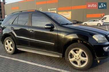 Позашляховик / Кросовер Mercedes-Benz M-Class 2005 в 