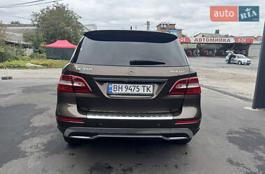 Позашляховик / Кросовер Mercedes-Benz M-Class 2012 в 