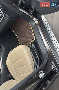 Позашляховик / Кросовер Mercedes-Benz M-Class 2012 в 
