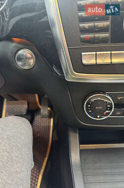 Позашляховик / Кросовер Mercedes-Benz M-Class 2012 в 