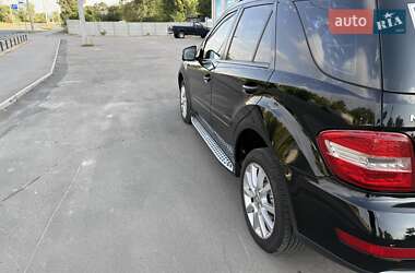 Внедорожник / Кроссовер Mercedes-Benz M-Class 2011 в 