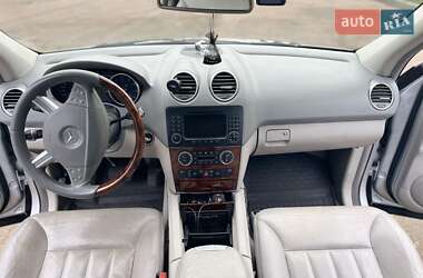 Позашляховик / Кросовер Mercedes-Benz M-Class 2005 в 