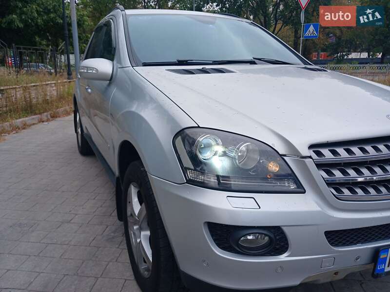 Позашляховик / Кросовер Mercedes-Benz M-Class 2008 в Києві