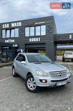 Позашляховик / Кросовер Mercedes-Benz M-Class 2008 в 