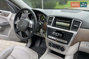 Позашляховик / Кросовер Mercedes-Benz M-Class 2013 в 