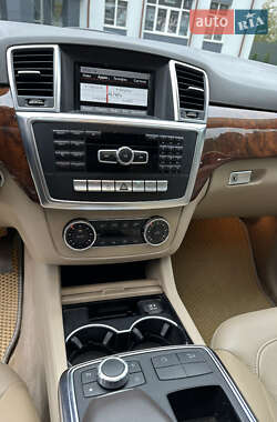 Внедорожник / Кроссовер Mercedes-Benz M-Class 2013 в 