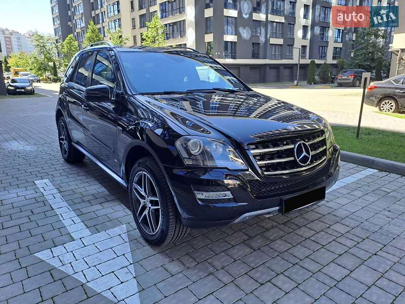 Mercedes-Benz M-Class 2011