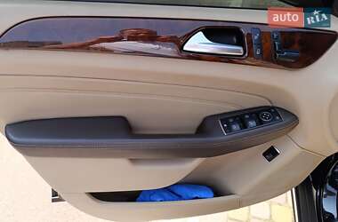 Позашляховик / Кросовер Mercedes-Benz M-Class 2013 в 