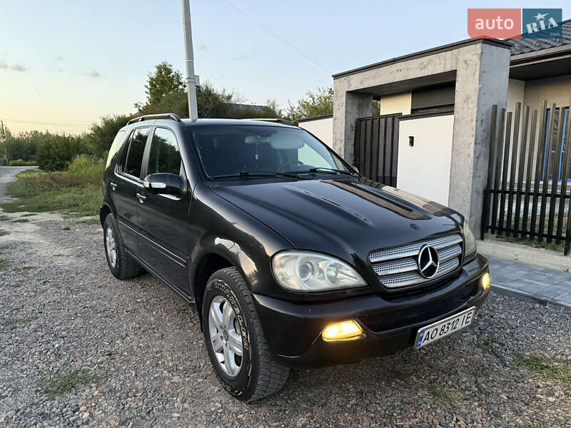 Mercedes-Benz M-Class 2004