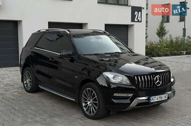 Позашляховик / Кросовер Mercedes-Benz M-Class 2011 в 