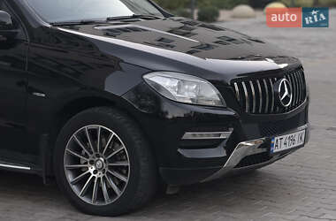 Позашляховик / Кросовер Mercedes-Benz M-Class 2011 в 