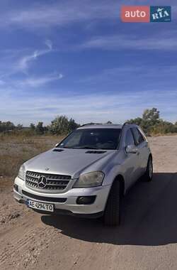 Внедорожник / Кроссовер Mercedes-Benz M-Class 2005 в 
