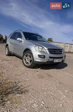 Внедорожник / Кроссовер Mercedes-Benz M-Class 2005 в 