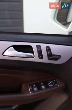 Внедорожник / Кроссовер Mercedes-Benz M-Class 2012 в 