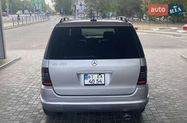 Внедорожник / Кроссовер Mercedes-Benz M-Class 2000 в 