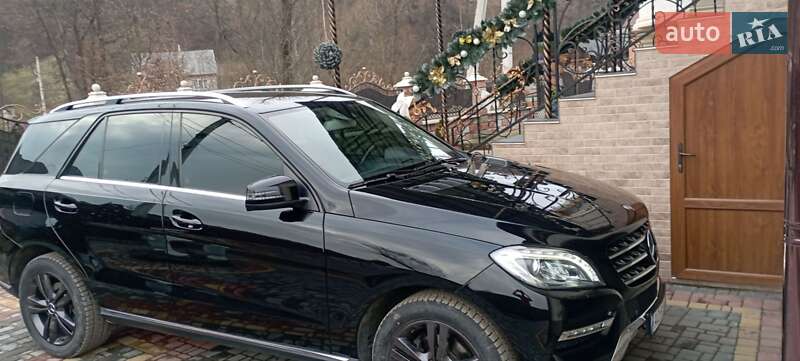 Внедорожник / Кроссовер Mercedes-Benz M-Class 2014 в Хусте