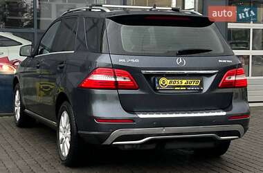 Позашляховик / Кросовер Mercedes-Benz M-Class 2013 в 