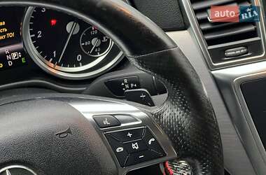 Позашляховик / Кросовер Mercedes-Benz M-Class 2013 в 