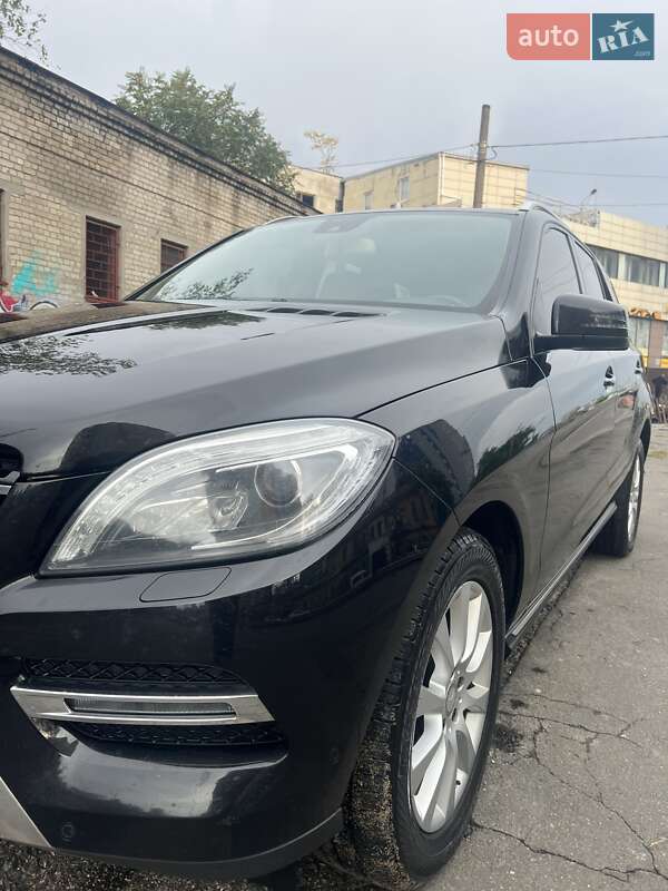Позашляховик / Кросовер Mercedes-Benz M-Class 2015 в Одесі