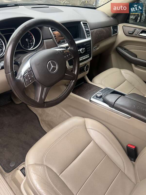 Позашляховик / Кросовер Mercedes-Benz M-Class 2015 в Одесі