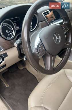 Внедорожник / Кроссовер Mercedes-Benz M-Class 2015 в 