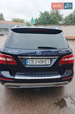 Внедорожник / Кроссовер Mercedes-Benz M-Class 2013 в 