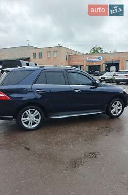 Внедорожник / Кроссовер Mercedes-Benz M-Class 2013 в 