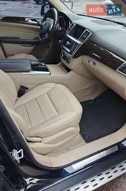 Внедорожник / Кроссовер Mercedes-Benz M-Class 2013 в 
