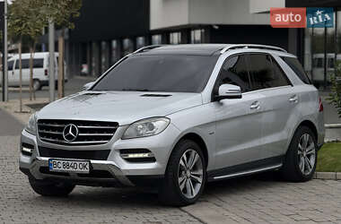 Позашляховик / Кросовер Mercedes-Benz M-Class 2011 в 