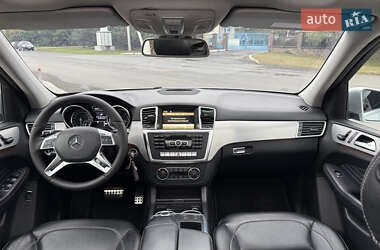 Позашляховик / Кросовер Mercedes-Benz M-Class 2011 в 