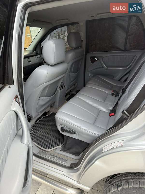 Внедорожник / Кроссовер Mercedes-Benz M-Class 2002 в Городке