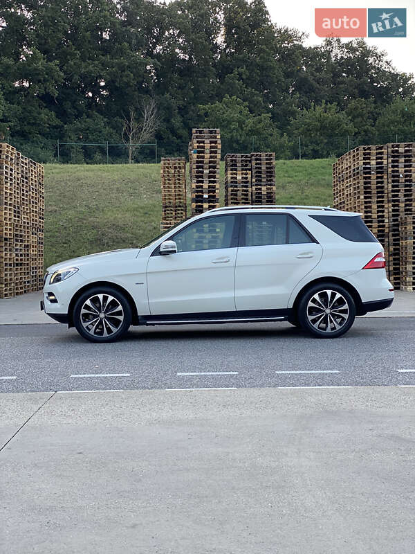 Внедорожник / Кроссовер Mercedes-Benz M-Class 2012 в Мукачево