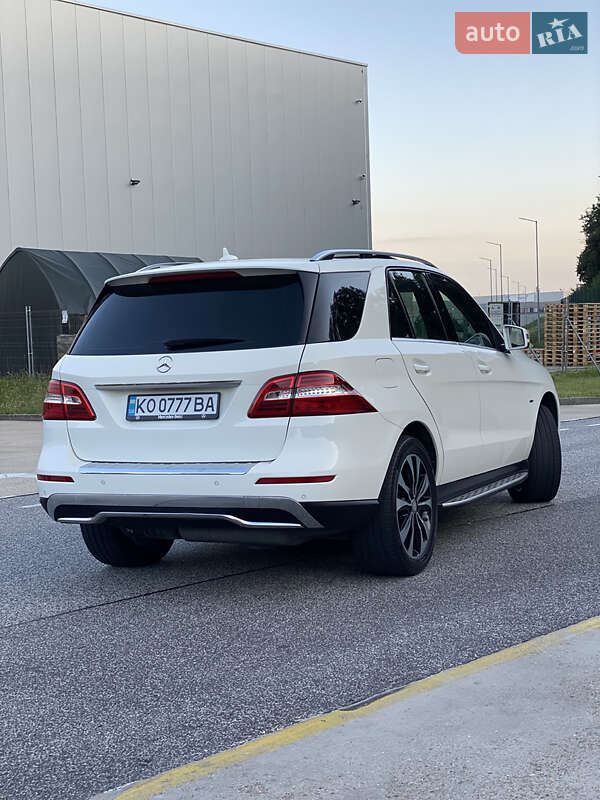 Внедорожник / Кроссовер Mercedes-Benz M-Class 2012 в Мукачево