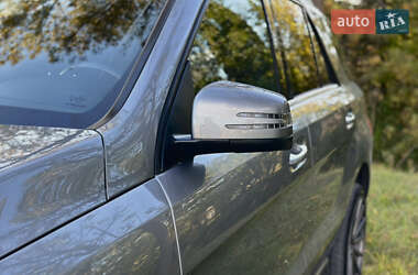 Позашляховик / Кросовер Mercedes-Benz M-Class 2012 в 