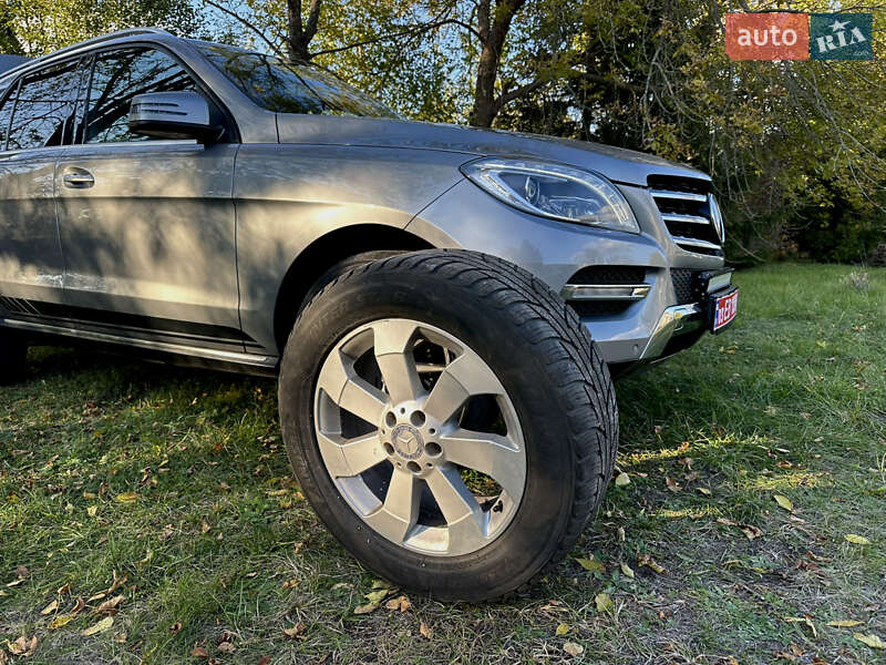 Позашляховик / Кросовер Mercedes-Benz M-Class 2012 в Ковелі