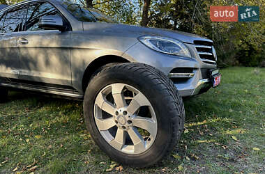 Позашляховик / Кросовер Mercedes-Benz M-Class 2012 в 